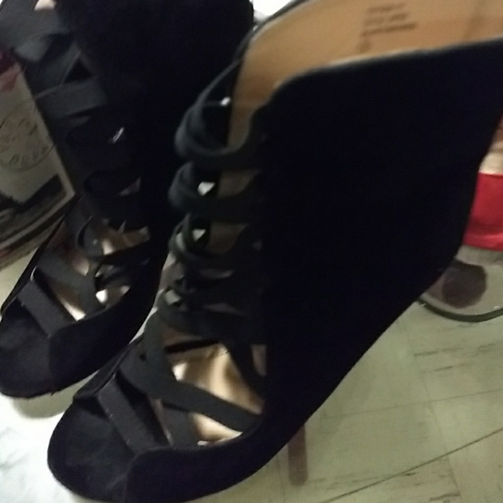 Cross suede shoes black